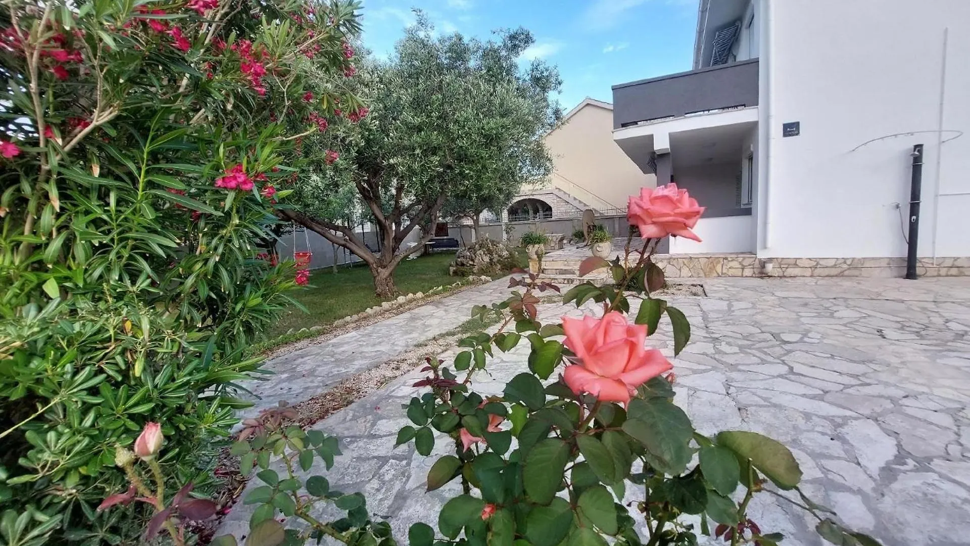 Erdgeschosswohnung Mit Terrasse In ויר קרואטיה