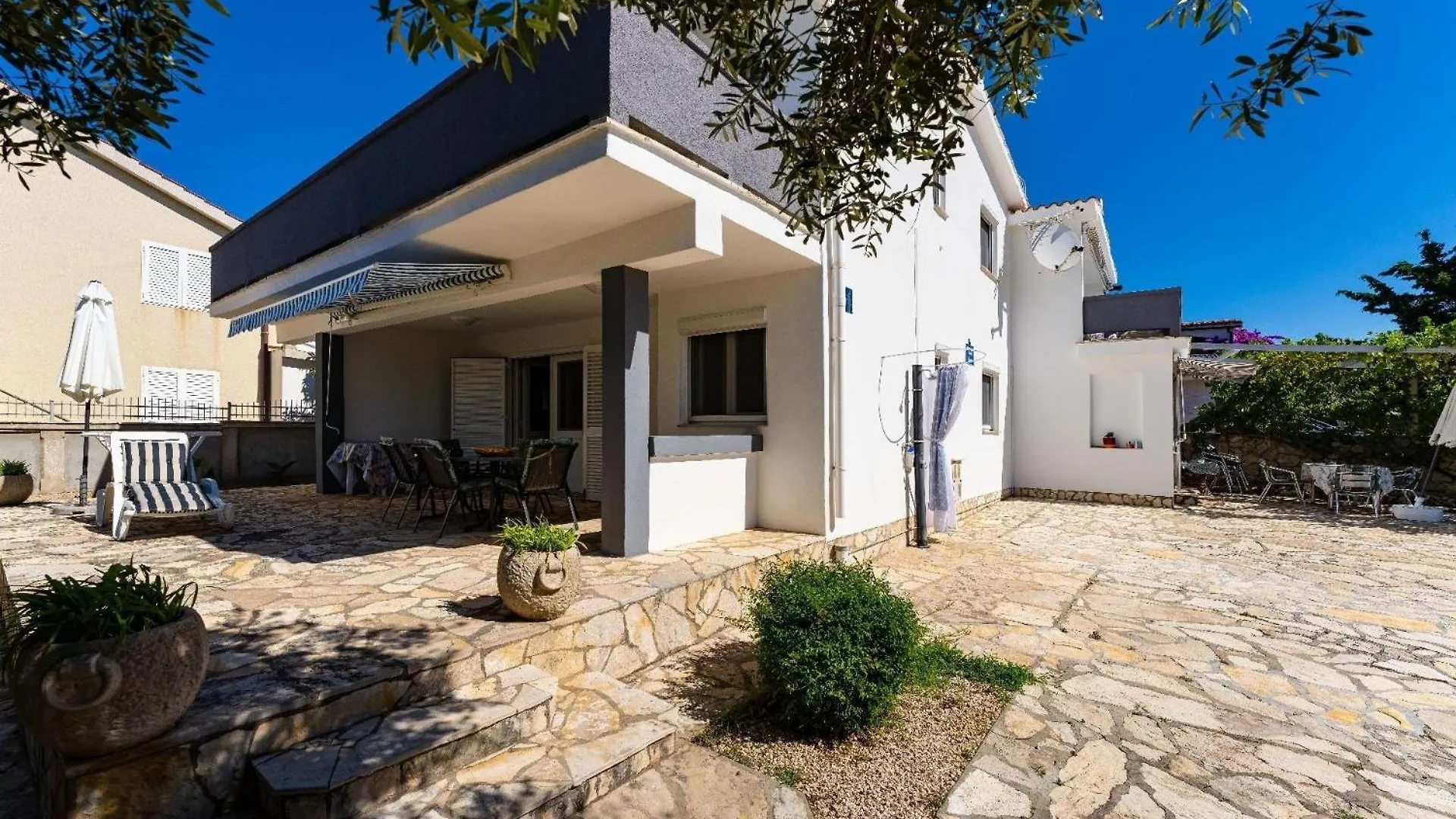 Erdgeschosswohnung Mit Terrasse In ויר 0*,  קרואטיה